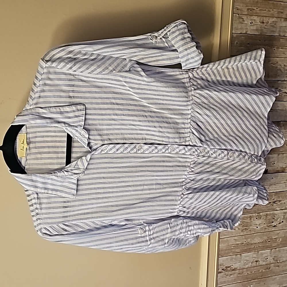 🟠D🔹️Blue/White Striped Buttondown Shirt